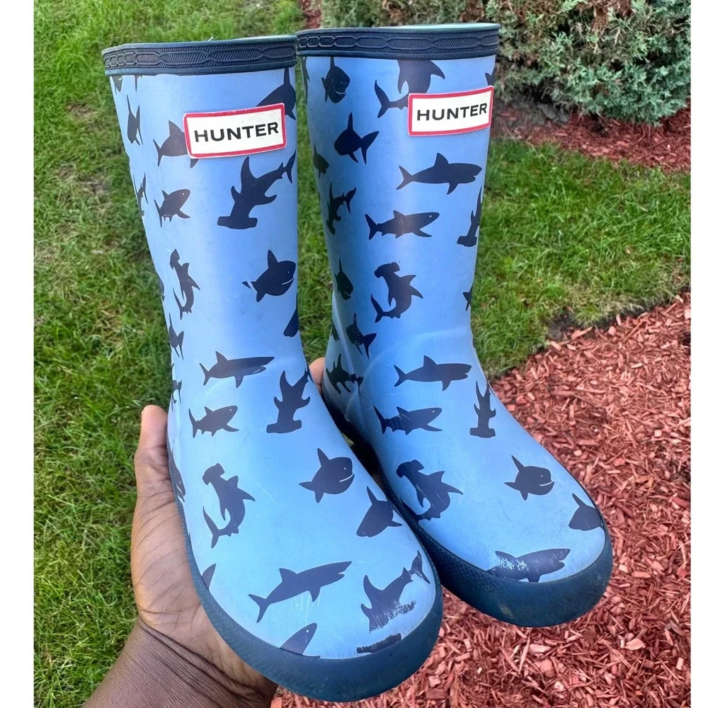Hunter Kids' First Classic Shark Print Rain Boots Toddler Size 10 Blue